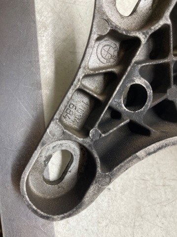 1094684 BMW Балка крепления коробки передач купить в Житомир