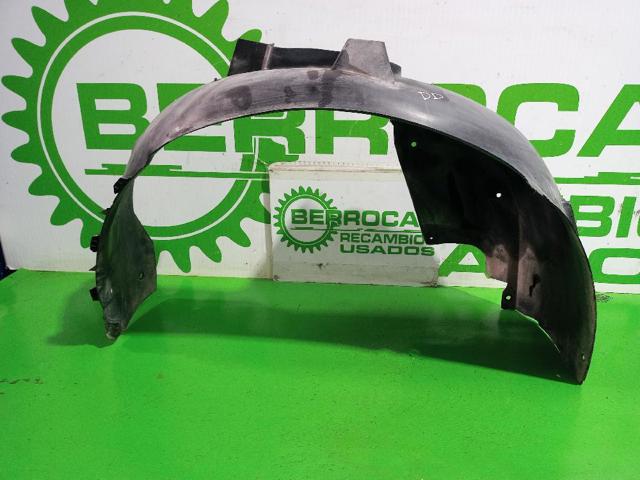 Guarda-barras direito do pára-lama dianteiro 1102033 OPEL
