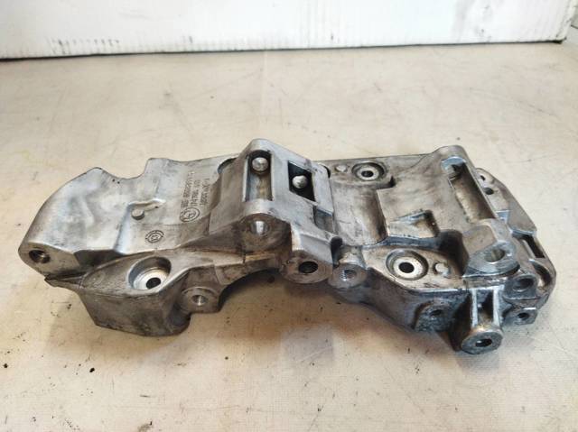 1116850686305 BMW Кронштейн генератора купить в Каменское