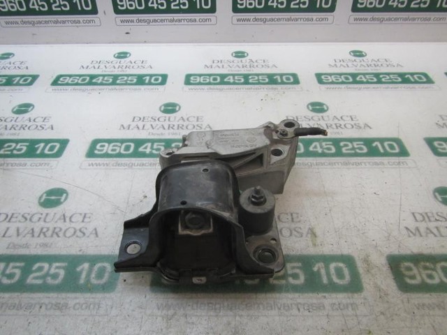 NISSAN 11210JD00A Правая подушка двигателя в наличии Днепр