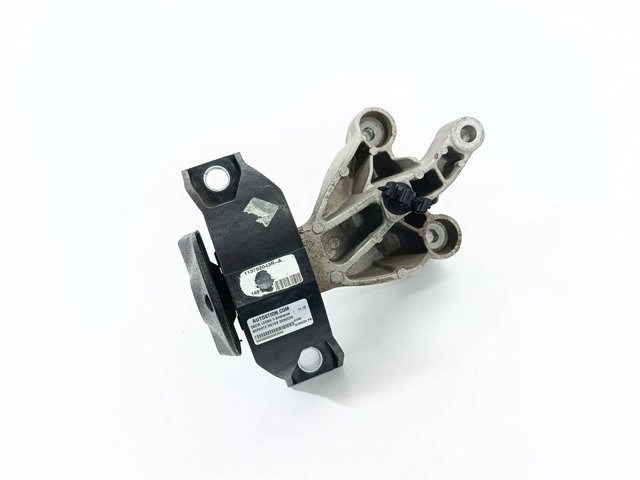112328191R RENAULT Кронштейн подушки (опоры) двигателя правой купить в Кривой Рог