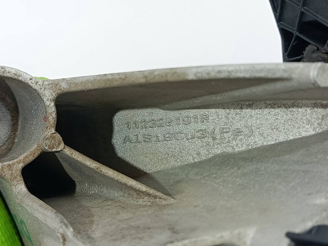 112328191R RENAULT Кронштейн подушки (опоры) двигателя правой купить в Николаев