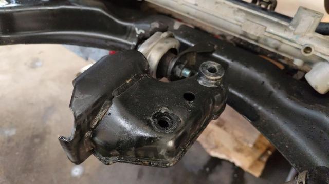 NISSAN 113324EA0C Кронштейн подушки (опоры) двигателя задней в наличии Львов