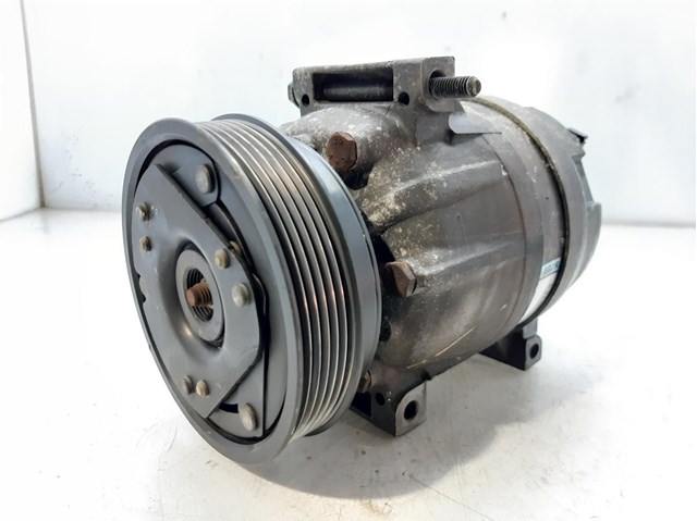 Compressor de ar condicionado para Renault Megane I Classic (LA0/1_) (2001-2003) 1.4 16V (LA0D, LA1H, LA0W, LA10) G / K4J C7 1135289