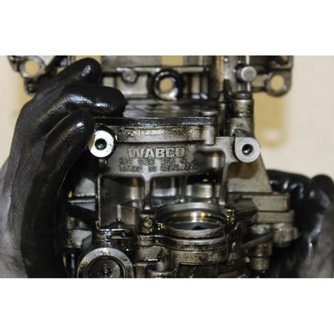BMW 11417798014 Масляный насос в наличии Каменское