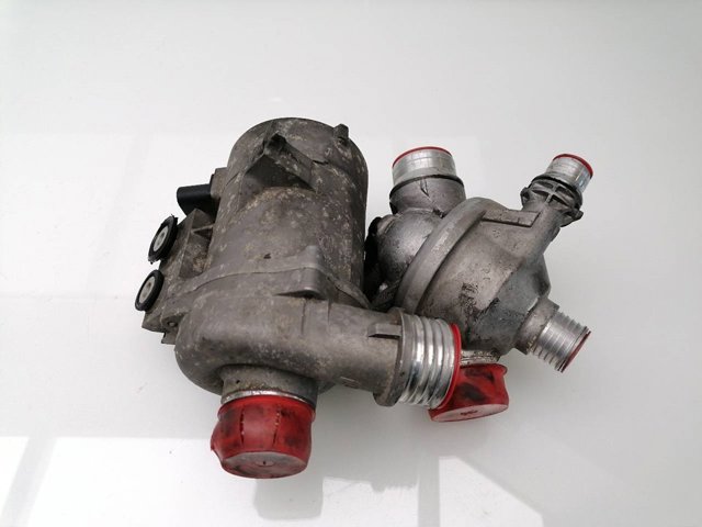 BMW 11517586925 Помпа водяная (насос) охлаждения в наличии Ровно