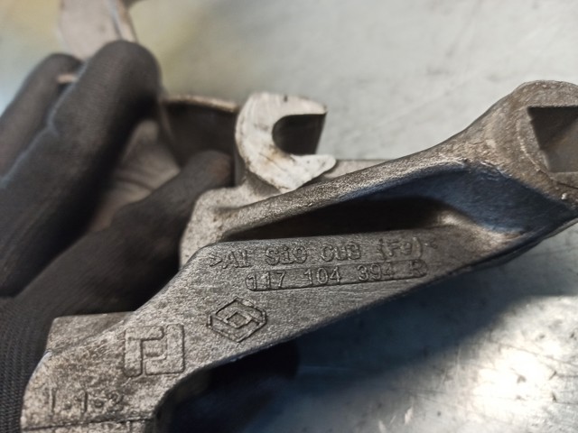 117104394R RENAULT купить в Каменское