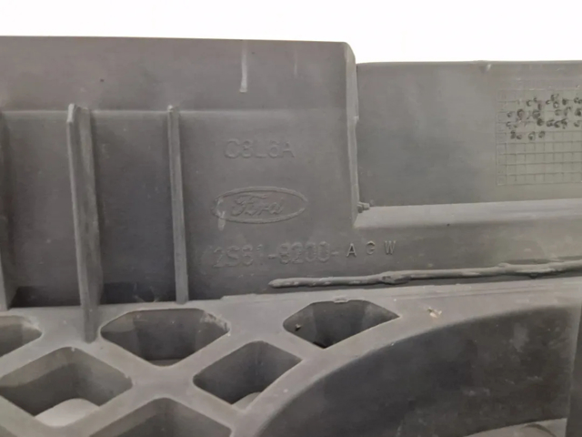 FORD 1211719 Решетка радиатора в наличии Каменское