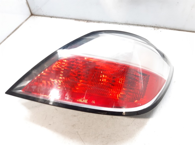 Luz traseira direita para Opel Astra H 1.7 CDTI (L48) Z17DTL 1222354