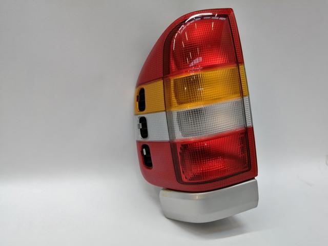 Lanterna traseira esquerda 1223011 Opel