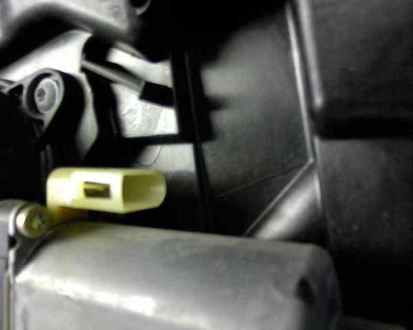 1225776 FORD Стеклоподъемник передней правой двери купить в Ужгород