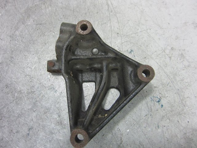 TOYOTA 1231525031 Кронштейн подушки (опоры) двигателя правой в наличии Хмельницкий