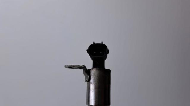 Válvula eletromagnética de posição (de fases) da árvore distribuidora Chevrolet Captiva 1 C100