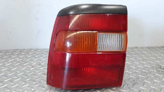 Lanterna traseira esquerda 12871748 Opel