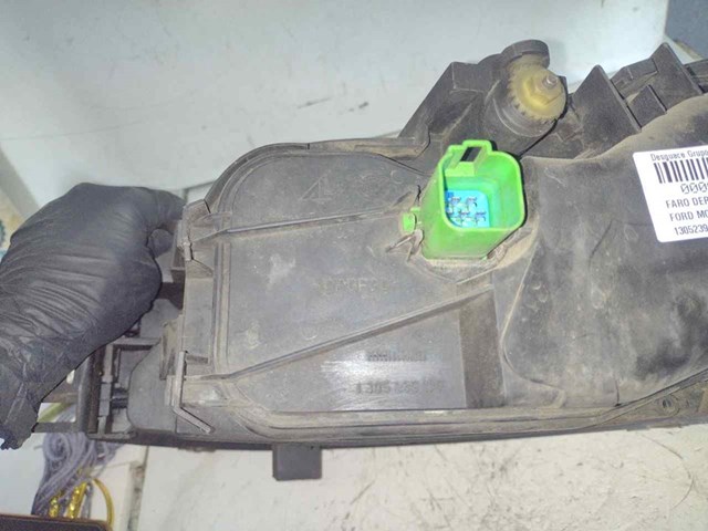 FORD 1305239177 Фара правая в наличии Украина