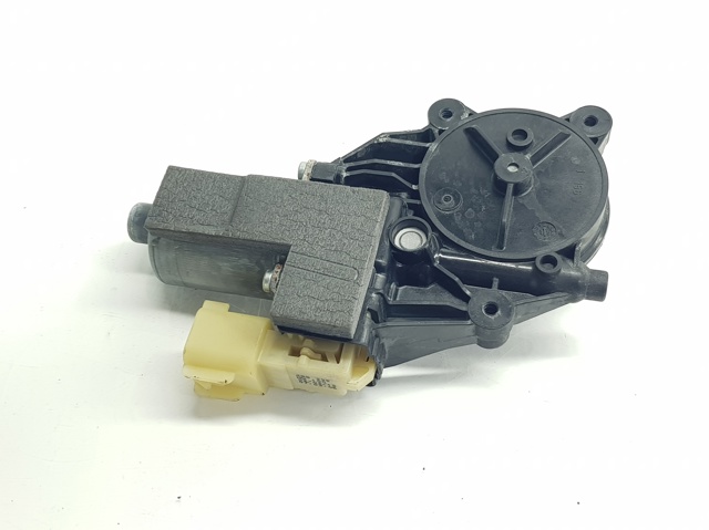 Motor de acionamento de vidro da porta dianteira 130822782 Land Rover