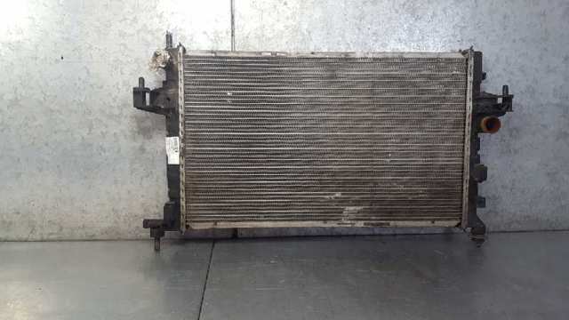 Radiador de esfriamento de motor 13100381 OPEL