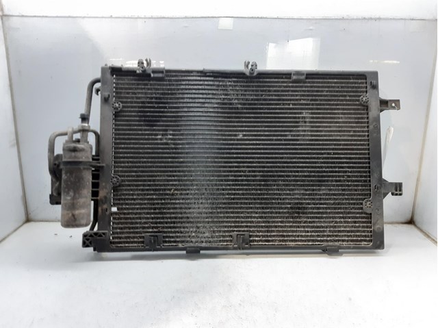 Condensador de ar condicionado / radiador para Opel Corsa C (X01) (2003-2009) 1.2 (F08,F68) Z12XE 13105999