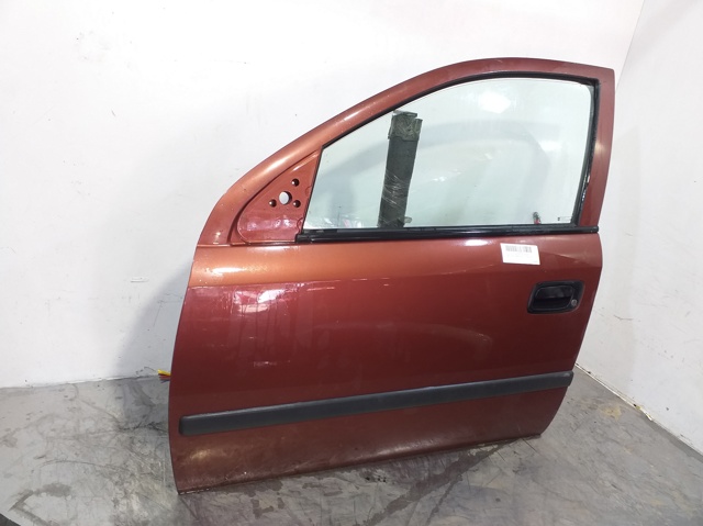 Porta dianteira esquerda 13116451 Opel