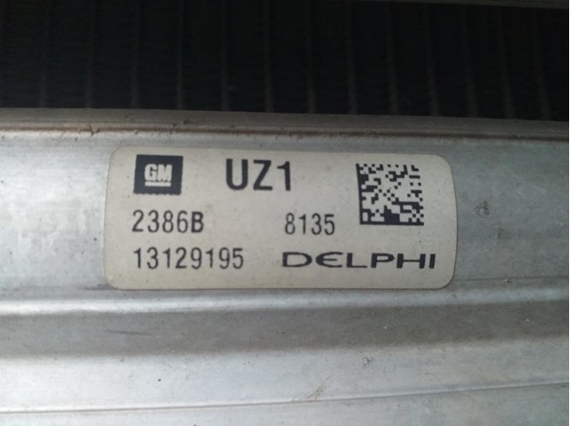 Condensador de ar condicionado / radiador para Opel Zafira B 1.9 CDTI (M75) Z19DT 13129195