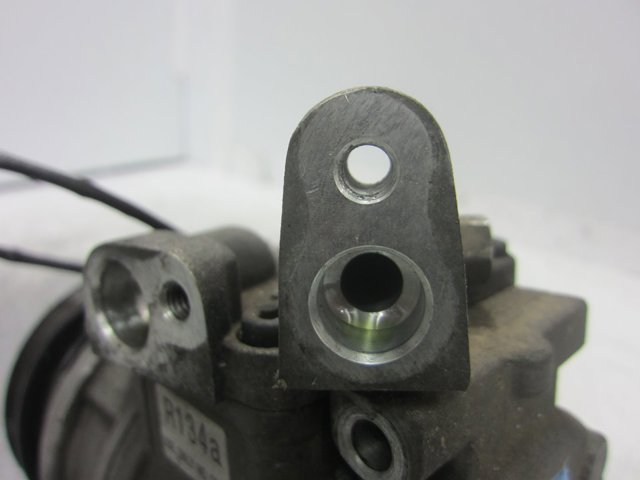 Compressor de aparelho de ar condicionado KIA Carens 1 FJ