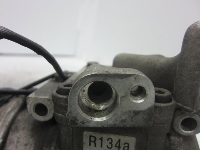 Compressor de aparelho de ar condicionado KIA Carens 1 FJ