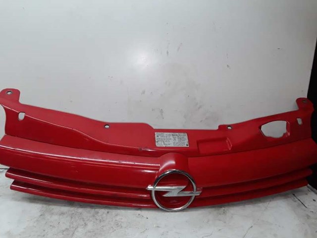 OPEL 13154225 Решетка радиатора в наличии Каменское