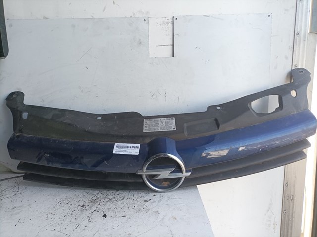 13154225 OPEL Решетка радиатора купить в Харьков