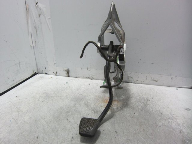 Pedal de embraiagem Opel Astra L35