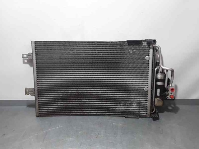 Condensador de ar condicionado / radiador para Opel Corsa C 1.2 (F08, F68) Z12XE 13189080