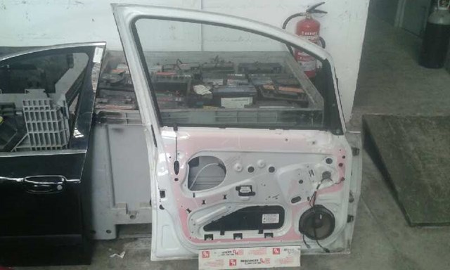 Porta dianteira esquerda Opel Zafira F75