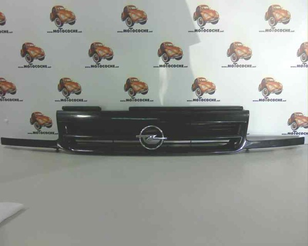 OPEL 1320050 Решетка радиатора в наличии Каменское