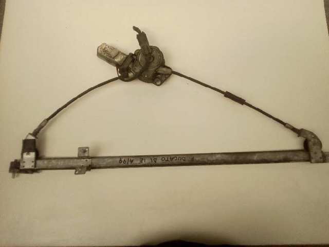 Mecanismo de acionamento de vidro da porta dianteira esquerda 1320338080 FIAT