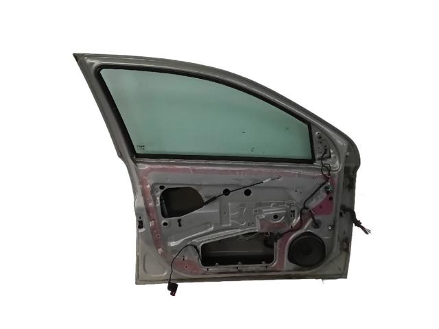 Porta dianteira esquerda 13208421 OPEL