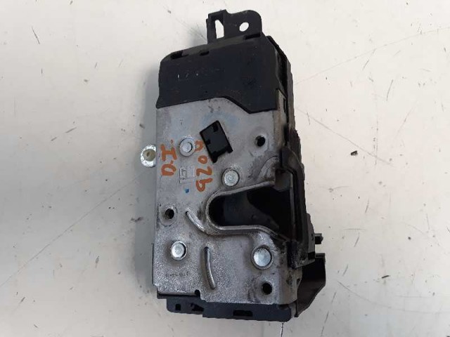 Fecho da porta dianteira esquerda Opel Astra L35
