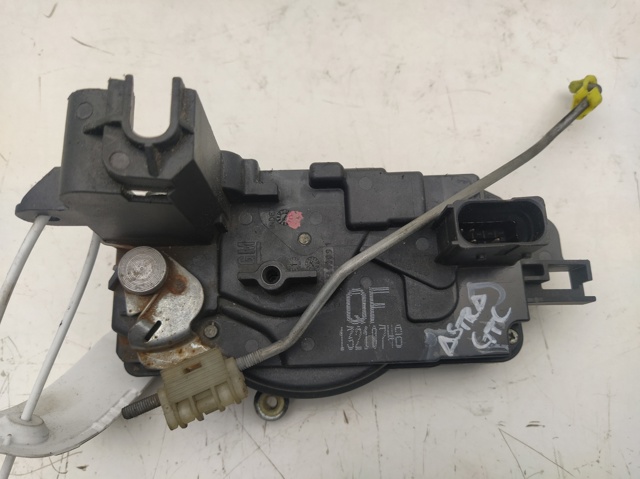 Fecho da porta dianteira esquerda Opel Astra L35