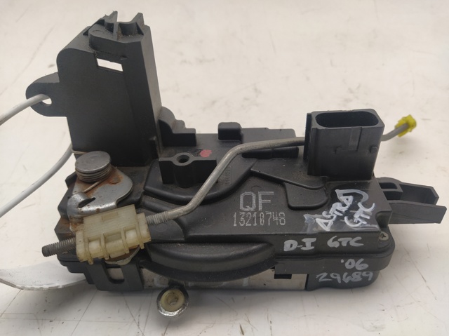 Fecho da porta dianteira esquerda Opel Astra L35