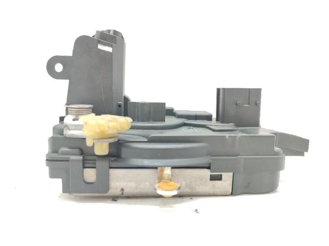 Fecho da porta dianteira esquerda Opel Astra L35