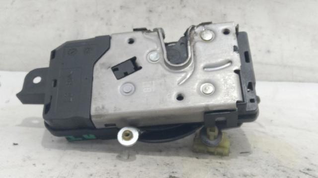 Fecho da porta dianteira esquerda Opel Astra L35