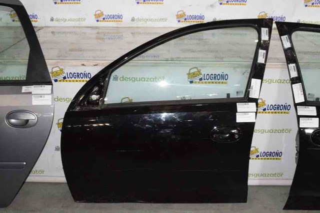 Porta dianteira esquerda 13227382 Opel