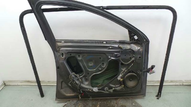 Porta dianteira esquerda 13274118 Opel