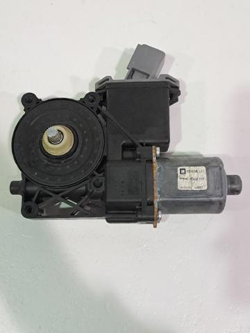 Motor de acionamento de vidro da porta dianteira direita 13302457 Opel