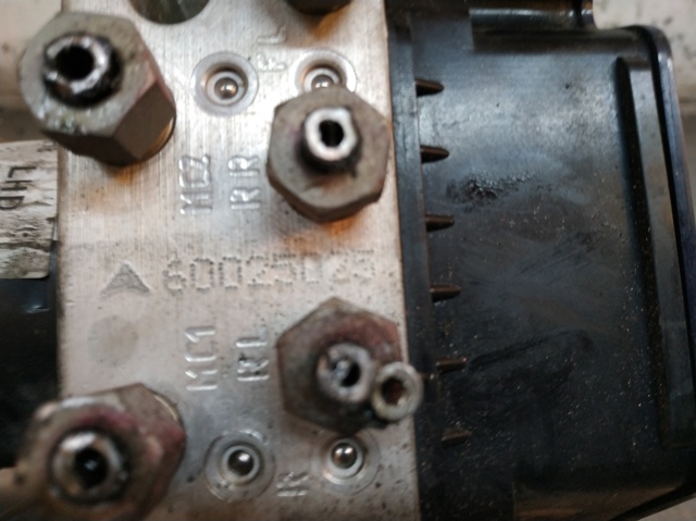 Unidade hidráulico de controlo ABS Opel Insignia G09