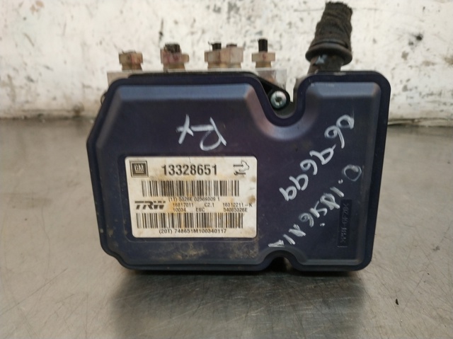 Unidade hidráulico de controlo ABS Opel Insignia G09