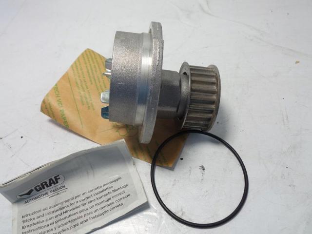 OPEL 1334066 Помпа водяная (насос) охлаждения в наличии Черновцы