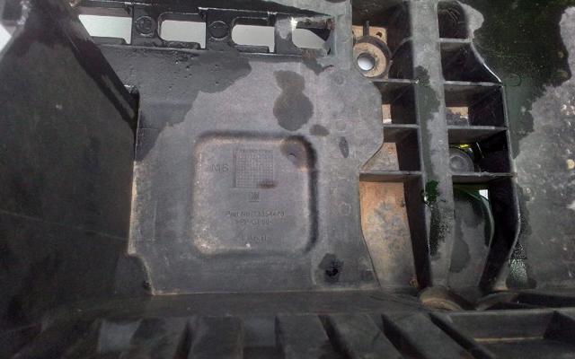 OPEL 13354420 Полка под аккумулятор в наличии Днепр