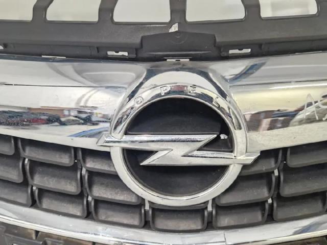 OPEL 13387218 Решетка радиатора в наличии Украина