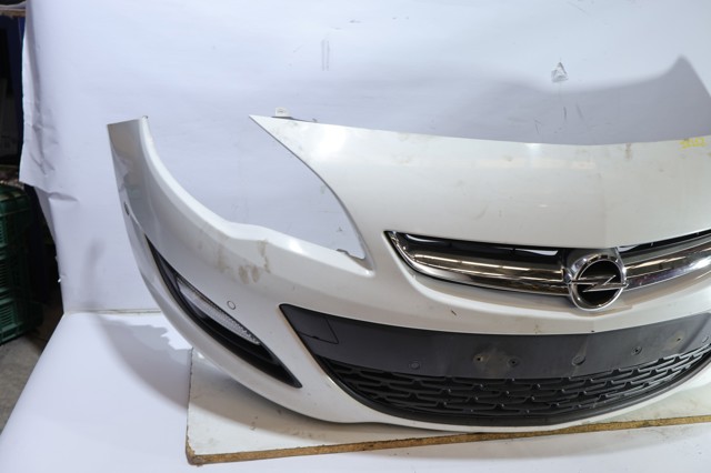 OPEL 13395652 Передний бампер в наличии Каменское