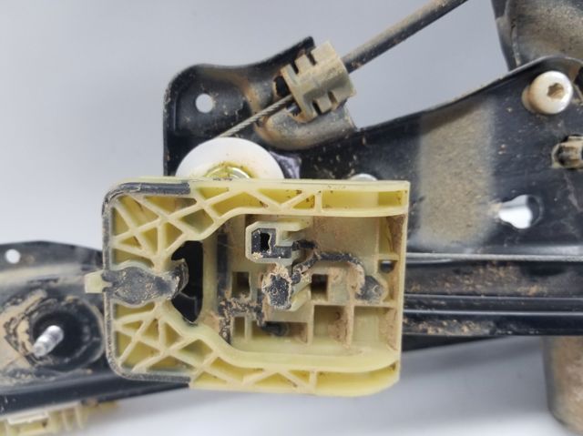 Mecanismo de acionamento de vidro da porta dianteira esquerda Opel Astra