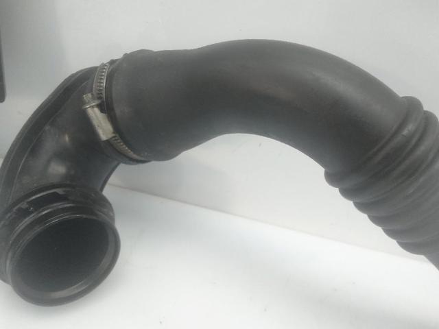 Mangueira (cano derivado) esquerda de intercooler 13419441 Opel